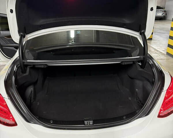 Белый Мерседес Ц-Класс, объемом двигателя 3 л и пробегом 175 тыс. км за 35600 $, фото 17 на Automoto.ua