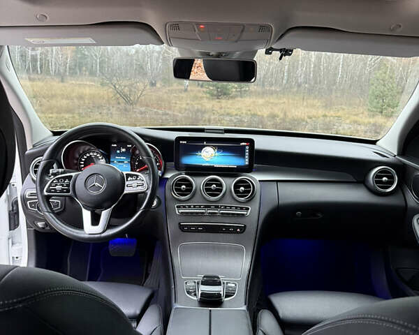 Белый Мерседес Ц-Класс, объемом двигателя 1.95 л и пробегом 63 тыс. км за 26500 $, фото 17 на Automoto.ua