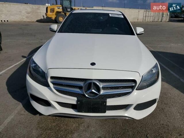 Білий Мерседес Ц-Клас, об'ємом двигуна 1.99 л та пробігом 101 тис. км за 6900 $, фото 4 на Automoto.ua