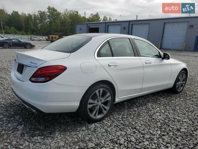 Белый Мерседес Ц-Класс, объемом двигателя 1.99 л и пробегом 69 тыс. км за 3600 $, фото 2 на Automoto.ua