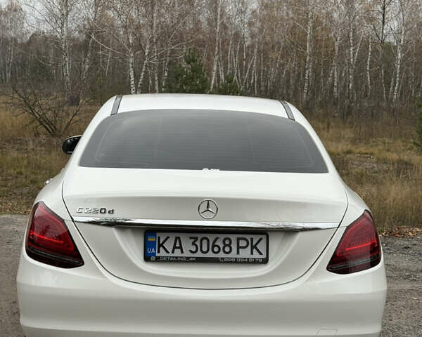 Белый Мерседес Ц-Класс, объемом двигателя 1.95 л и пробегом 63 тыс. км за 26500 $, фото 5 на Automoto.ua