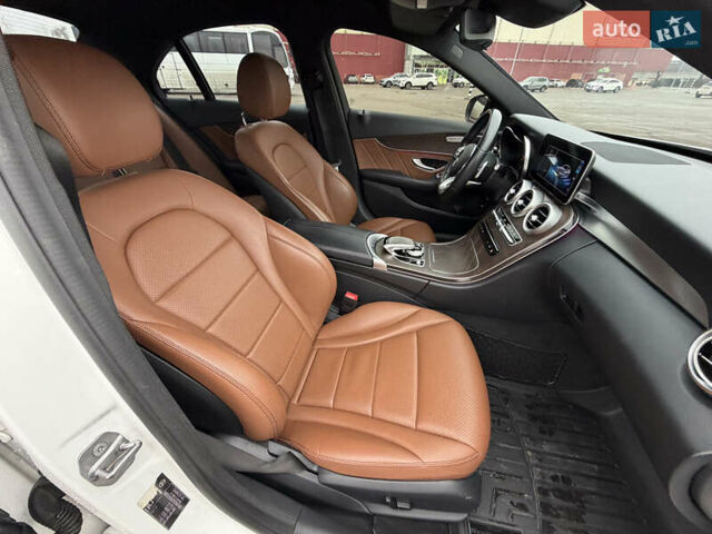 Белый Мерседес Ц-Класс, объемом двигателя 1.5 л и пробегом 112 тыс. км за 24999 $, фото 34 на Automoto.ua