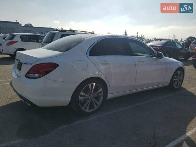 Білий Мерседес Ц-Клас, об'ємом двигуна 1.99 л та пробігом 101 тис. км за 6900 $, фото 3 на Automoto.ua