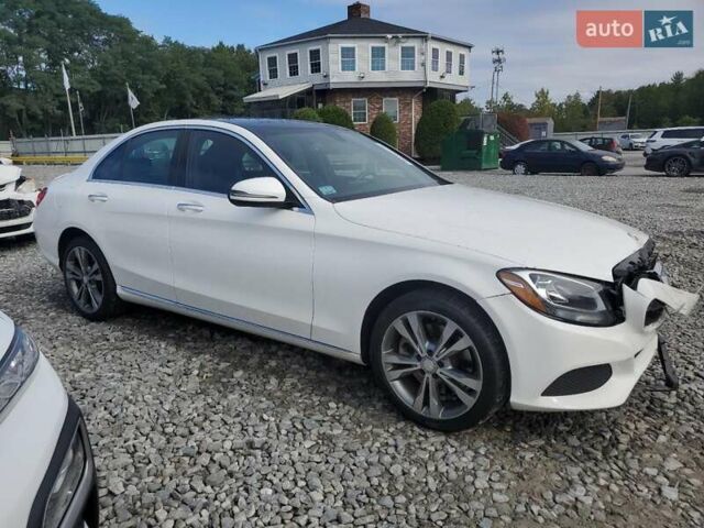 Белый Мерседес Ц-Класс, объемом двигателя 1.99 л и пробегом 69 тыс. км за 3600 $, фото 3 на Automoto.ua