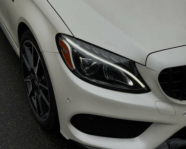 Білий Мерседес Ц-Клас, об'ємом двигуна 3 л та пробігом 71 тис. км за 37000 $, фото 2 на Automoto.ua