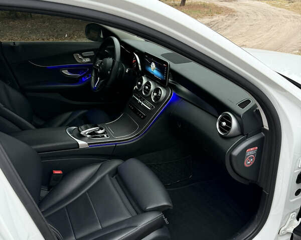 Белый Мерседес Ц-Класс, объемом двигателя 1.95 л и пробегом 63 тыс. км за 26500 $, фото 12 на Automoto.ua