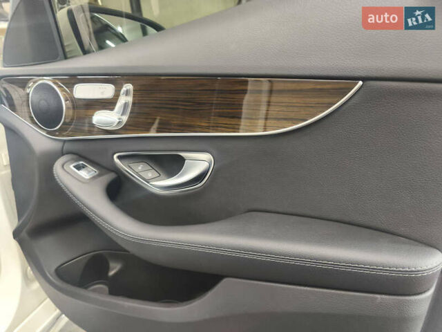 Білий Мерседес Ц-Клас, об'ємом двигуна 1.99 л та пробігом 34 тис. км за 21800 $, фото 29 на Automoto.ua