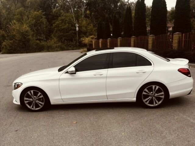 Білий Мерседес Ц-Клас, об'ємом двигуна 2 л та пробігом 127 тис. км за 22500 $, фото 3 на Automoto.ua
