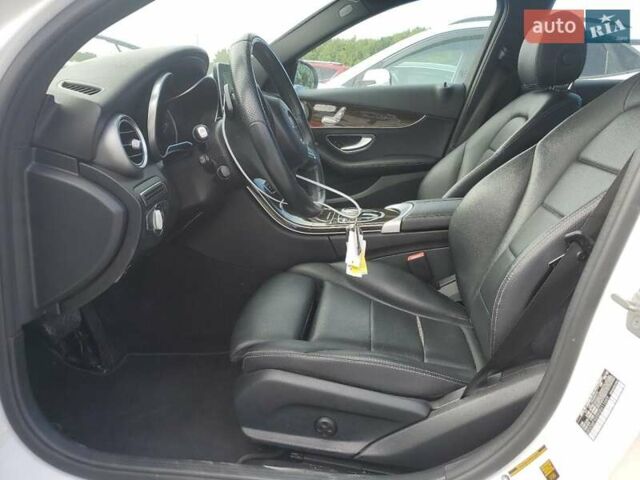 Белый Мерседес Ц-Класс, объемом двигателя 1.99 л и пробегом 69 тыс. км за 3600 $, фото 6 на Automoto.ua