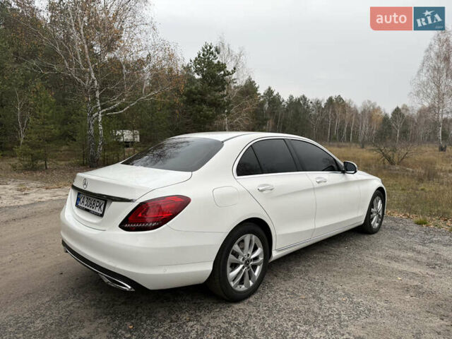 Белый Мерседес Ц-Класс, объемом двигателя 1.95 л и пробегом 63 тыс. км за 26500 $, фото 4 на Automoto.ua