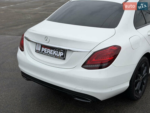 Белый Мерседес Ц-Класс, объемом двигателя 1.5 л и пробегом 112 тыс. км за 24999 $, фото 7 на Automoto.ua