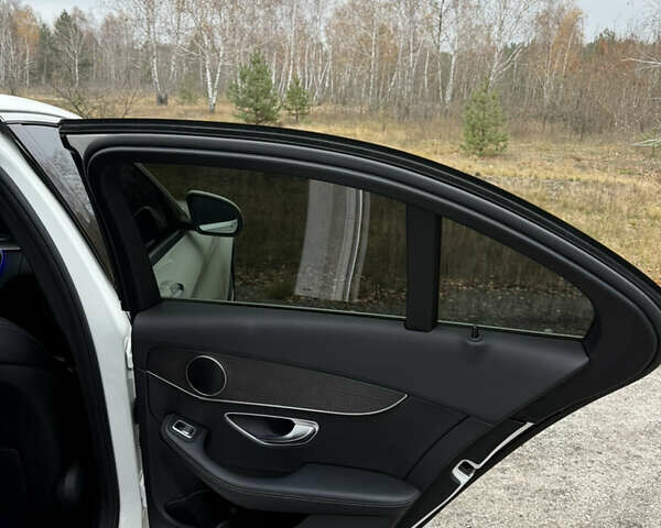 Белый Мерседес Ц-Класс, объемом двигателя 1.95 л и пробегом 63 тыс. км за 26500 $, фото 13 на Automoto.ua