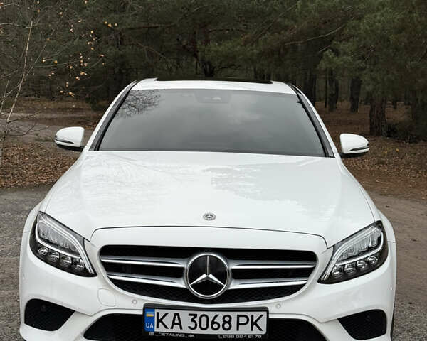 Белый Мерседес Ц-Класс, объемом двигателя 1.95 л и пробегом 63 тыс. км за 26500 $, фото 1 на Automoto.ua