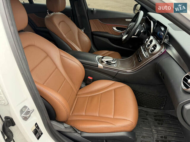 Белый Мерседес Ц-Класс, объемом двигателя 1.5 л и пробегом 112 тыс. км за 24999 $, фото 33 на Automoto.ua