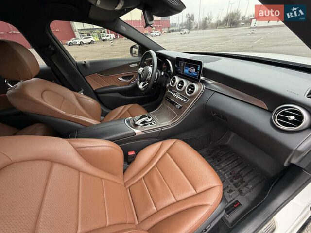 Белый Мерседес Ц-Класс, объемом двигателя 1.5 л и пробегом 112 тыс. км за 24999 $, фото 35 на Automoto.ua