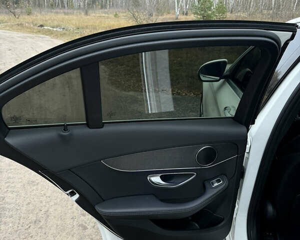 Белый Мерседес Ц-Класс, объемом двигателя 1.95 л и пробегом 63 тыс. км за 26500 $, фото 15 на Automoto.ua