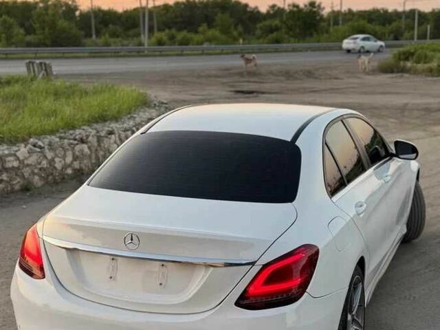 Білий Мерседес Ц-Клас, об'ємом двигуна 2 л та пробігом 102 тис. км за 16800 $, фото 2 на Automoto.ua