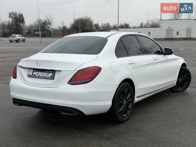 Белый Мерседес Ц-Класс, объемом двигателя 1.5 л и пробегом 112 тыс. км за 24999 $, фото 6 на Automoto.ua