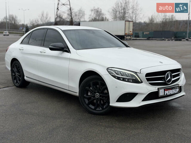 Белый Мерседес Ц-Класс, объемом двигателя 1.5 л и пробегом 112 тыс. км за 24999 $, фото 1 на Automoto.ua