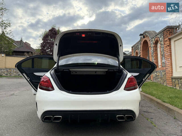 Білий Мерседес Ц-Клас, об'ємом двигуна 3.98 л та пробігом 91 тис. км за 51900 $, фото 26 на Automoto.ua