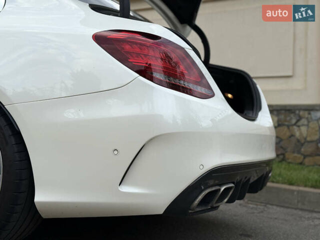 Білий Мерседес Ц-Клас, об'ємом двигуна 3.98 л та пробігом 91 тис. км за 51900 $, фото 1 на Automoto.ua