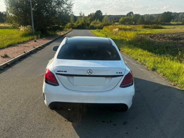 Білий Мерседес Ц-Клас, об'ємом двигуна 2 л та пробігом 33 тис. км за 12200 $, фото 3 на Automoto.ua