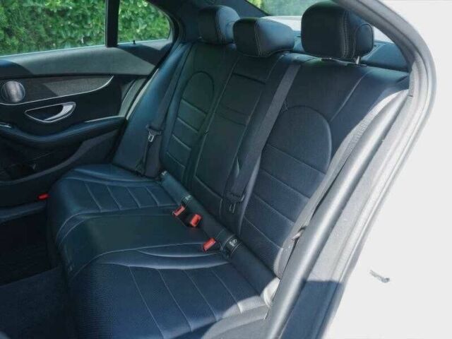 Белый Мерседес Ц-Класс, объемом двигателя 2 л и пробегом 87 тыс. км за 8000 $, фото 8 на Automoto.ua