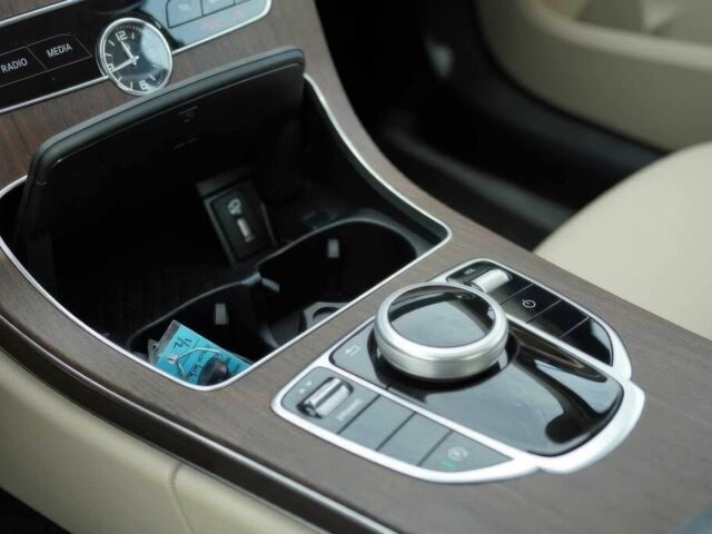 Белый Мерседес Ц-Класс, объемом двигателя 2 л и пробегом 47 тыс. км за 8900 $, фото 9 на Automoto.ua