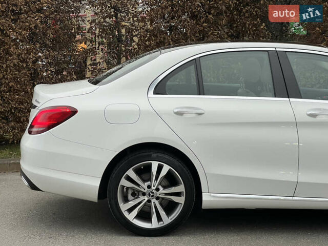 Белый Мерседес Ц-Класс, объемом двигателя 2 л и пробегом 97 тыс. км за 26999 $, фото 25 на Automoto.ua