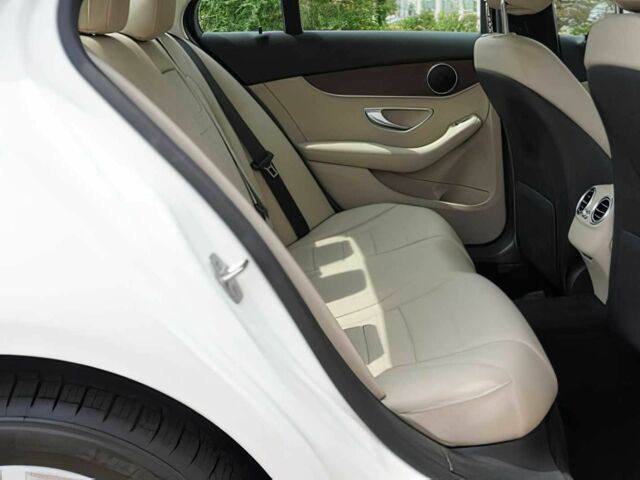 Білий Мерседес Ц-Клас, об'ємом двигуна 2 л та пробігом 44 тис. км за 14500 $, фото 12 на Automoto.ua