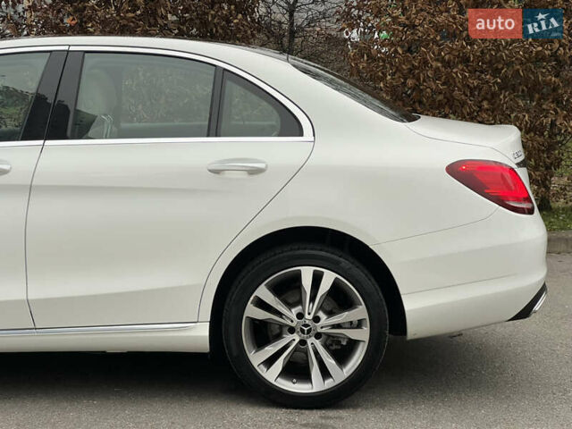 Белый Мерседес Ц-Класс, объемом двигателя 2 л и пробегом 97 тыс. км за 26999 $, фото 13 на Automoto.ua