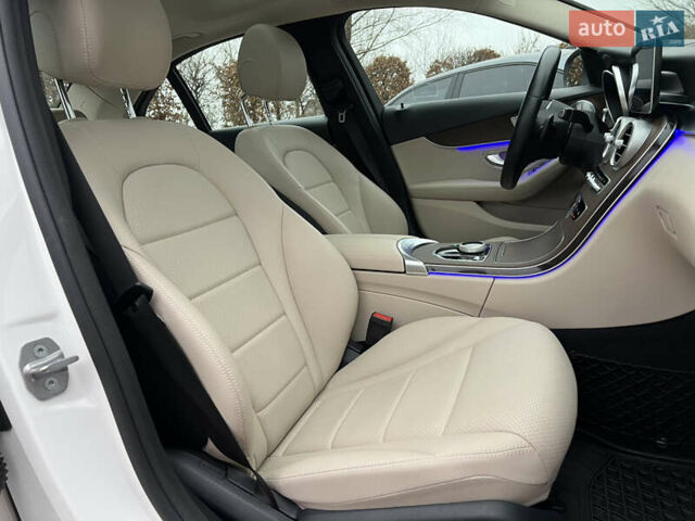 Белый Мерседес Ц-Класс, объемом двигателя 2 л и пробегом 97 тыс. км за 26999 $, фото 57 на Automoto.ua