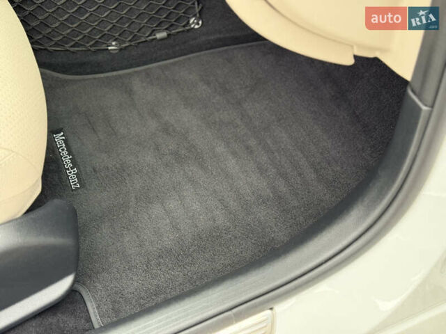 Белый Мерседес Ц-Класс, объемом двигателя 2 л и пробегом 97 тыс. км за 26999 $, фото 30 на Automoto.ua