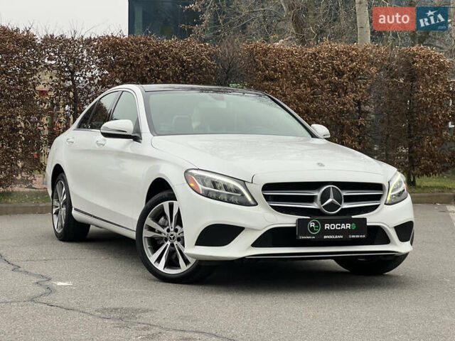 Белый Мерседес Ц-Класс, объемом двигателя 2 л и пробегом 97 тыс. км за 26999 $, фото 2 на Automoto.ua
