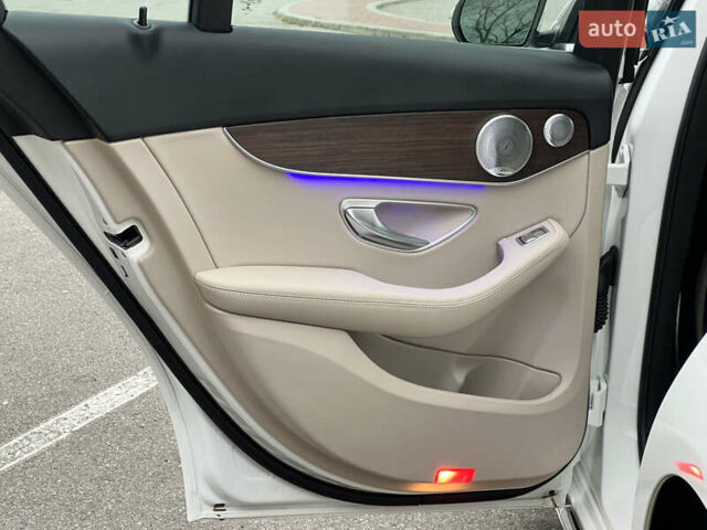 Белый Мерседес Ц-Класс, объемом двигателя 2 л и пробегом 97 тыс. км за 26999 $, фото 37 на Automoto.ua