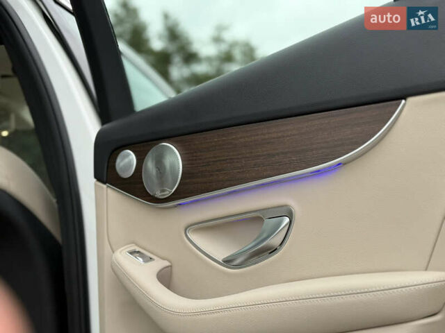 Белый Мерседес Ц-Класс, объемом двигателя 2 л и пробегом 97 тыс. км за 26999 $, фото 33 на Automoto.ua