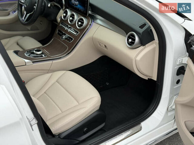 Белый Мерседес Ц-Класс, объемом двигателя 2 л и пробегом 97 тыс. км за 26999 $, фото 28 на Automoto.ua