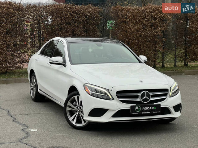Белый Мерседес Ц-Класс, объемом двигателя 2 л и пробегом 97 тыс. км за 26999 $, фото 3 на Automoto.ua