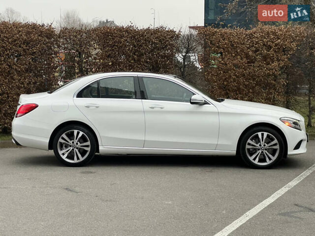 Белый Мерседес Ц-Класс, объемом двигателя 2 л и пробегом 97 тыс. км за 26999 $, фото 24 на Automoto.ua