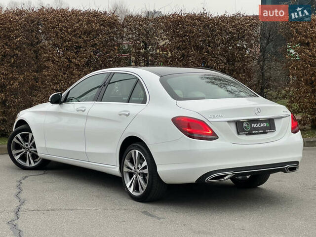 Белый Мерседес Ц-Класс, объемом двигателя 2 л и пробегом 97 тыс. км за 26999 $, фото 18 на Automoto.ua