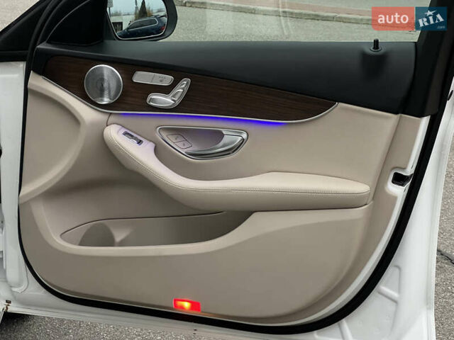 Белый Мерседес Ц-Класс, объемом двигателя 2 л и пробегом 97 тыс. км за 26999 $, фото 54 на Automoto.ua