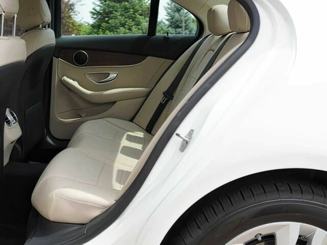 Білий Мерседес Ц-Клас, об'ємом двигуна 2 л та пробігом 44 тис. км за 14500 $, фото 11 на Automoto.ua