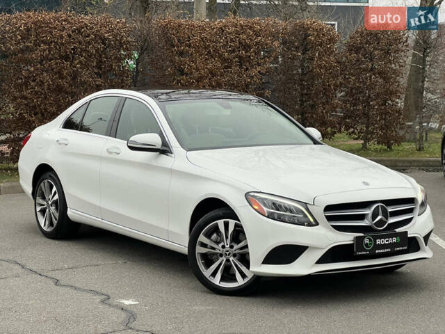 Белый Мерседес Ц-Класс, объемом двигателя 2 л и пробегом 97 тыс. км за 26999 $, фото 1 на Automoto.ua