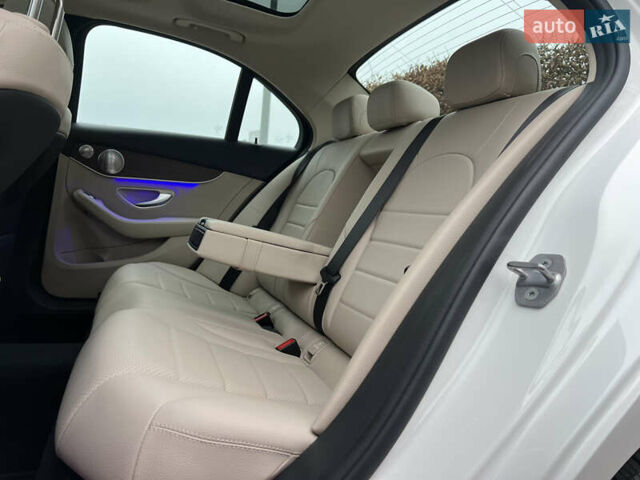 Белый Мерседес Ц-Класс, объемом двигателя 2 л и пробегом 97 тыс. км за 26999 $, фото 39 на Automoto.ua