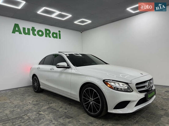 Белый Мерседес Ц-Класс, объемом двигателя 1.99 л и пробегом 40 тыс. км за 28400 $, фото 2 на Automoto.ua