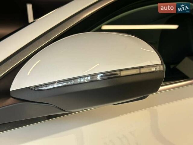 Білий Мерседес Ц-Клас, об'ємом двигуна 2 л та пробігом 30 тис. км за 39990 $, фото 11 на Automoto.ua