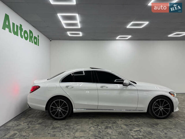 Белый Мерседес Ц-Класс, объемом двигателя 1.99 л и пробегом 40 тыс. км за 28400 $, фото 3 на Automoto.ua