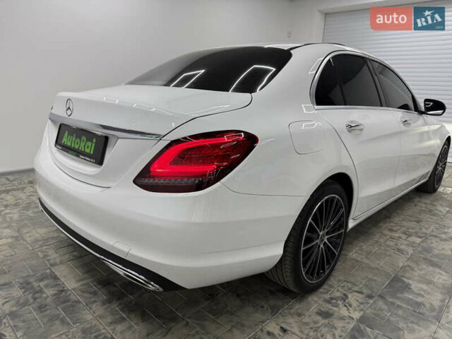 Белый Мерседес Ц-Класс, объемом двигателя 1.99 л и пробегом 40 тыс. км за 28400 $, фото 4 на Automoto.ua