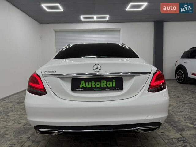 Белый Мерседес Ц-Класс, объемом двигателя 1.99 л и пробегом 40 тыс. км за 28400 $, фото 5 на Automoto.ua