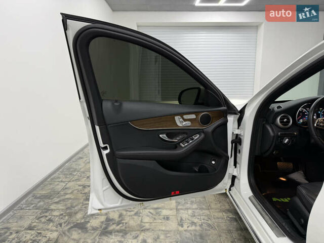 Белый Мерседес Ц-Класс, объемом двигателя 1.99 л и пробегом 40 тыс. км за 28400 $, фото 25 на Automoto.ua